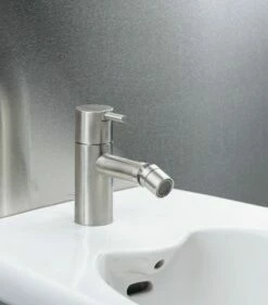 Vola HV4M-16 Chrome Bidet Set