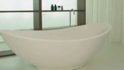 Rapsel LMSPUS018 Lavasca Mini 71"L X 40"W Freestanding Bathtub, Matte White